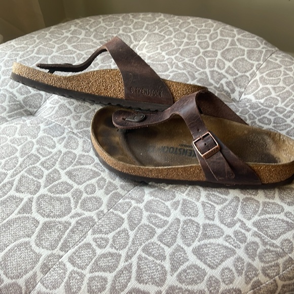 Birkenstock Brownleather size 7 flip-flops insole worn ,when wearing cannot see - Picture 3 of 5